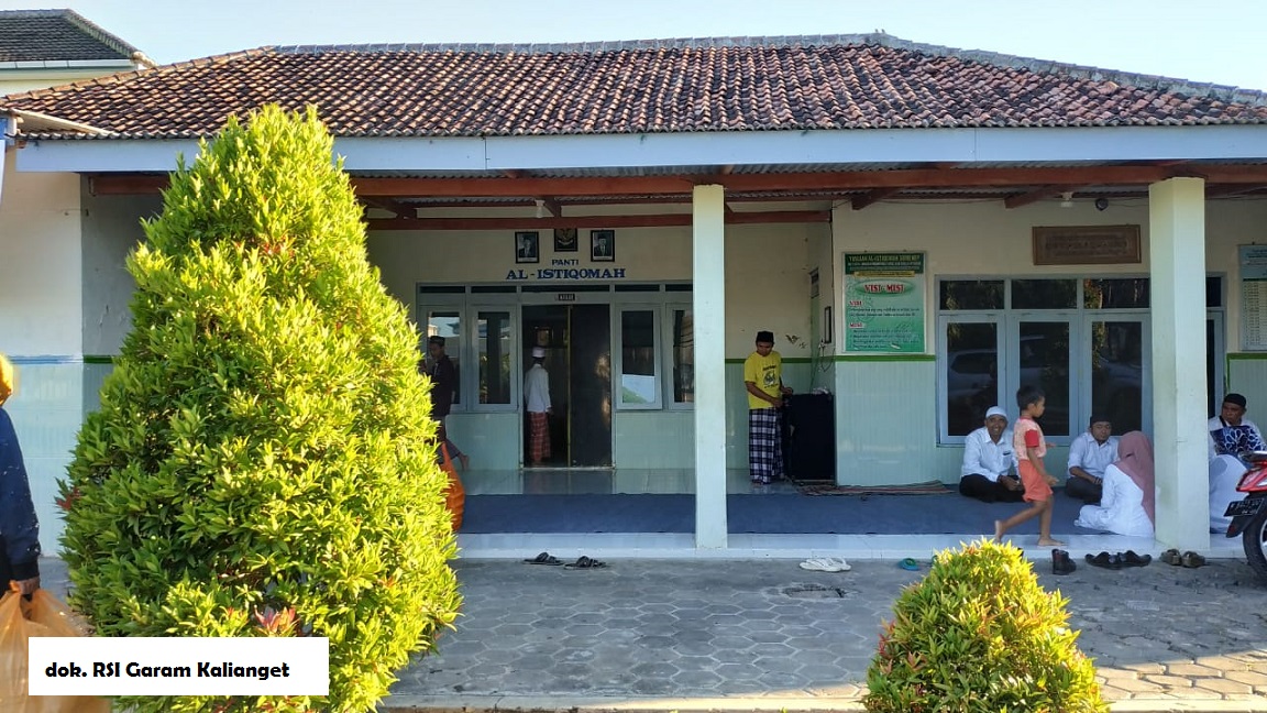 Pembagian Nasi Kotak dan Takjil Untuk Buka Puasa ke Panti Asuhan Al-Istiqamah